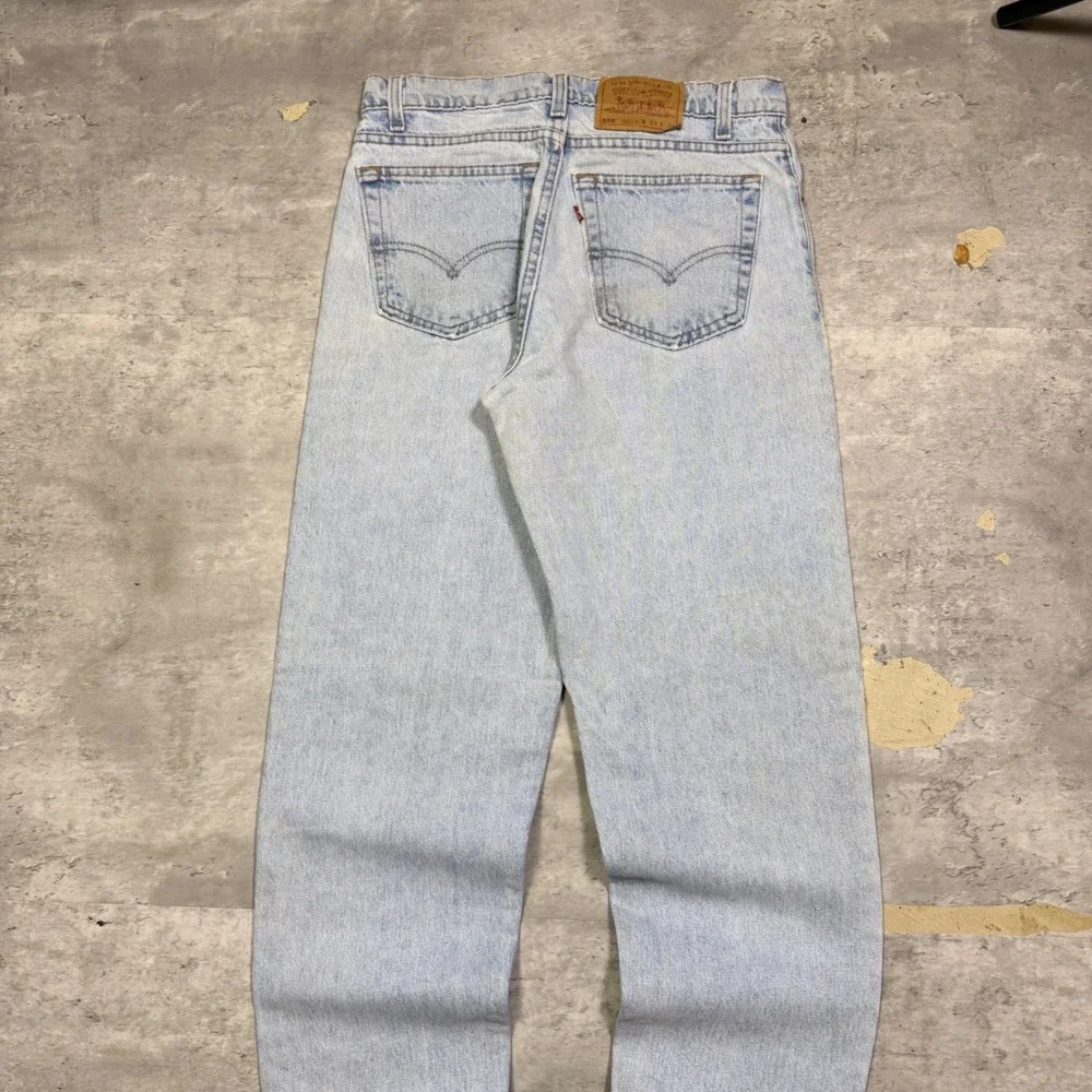 Vintage Levis 550 Relaxed Fit Tapered Leg Jeans Light Wash Made in USA 33x34